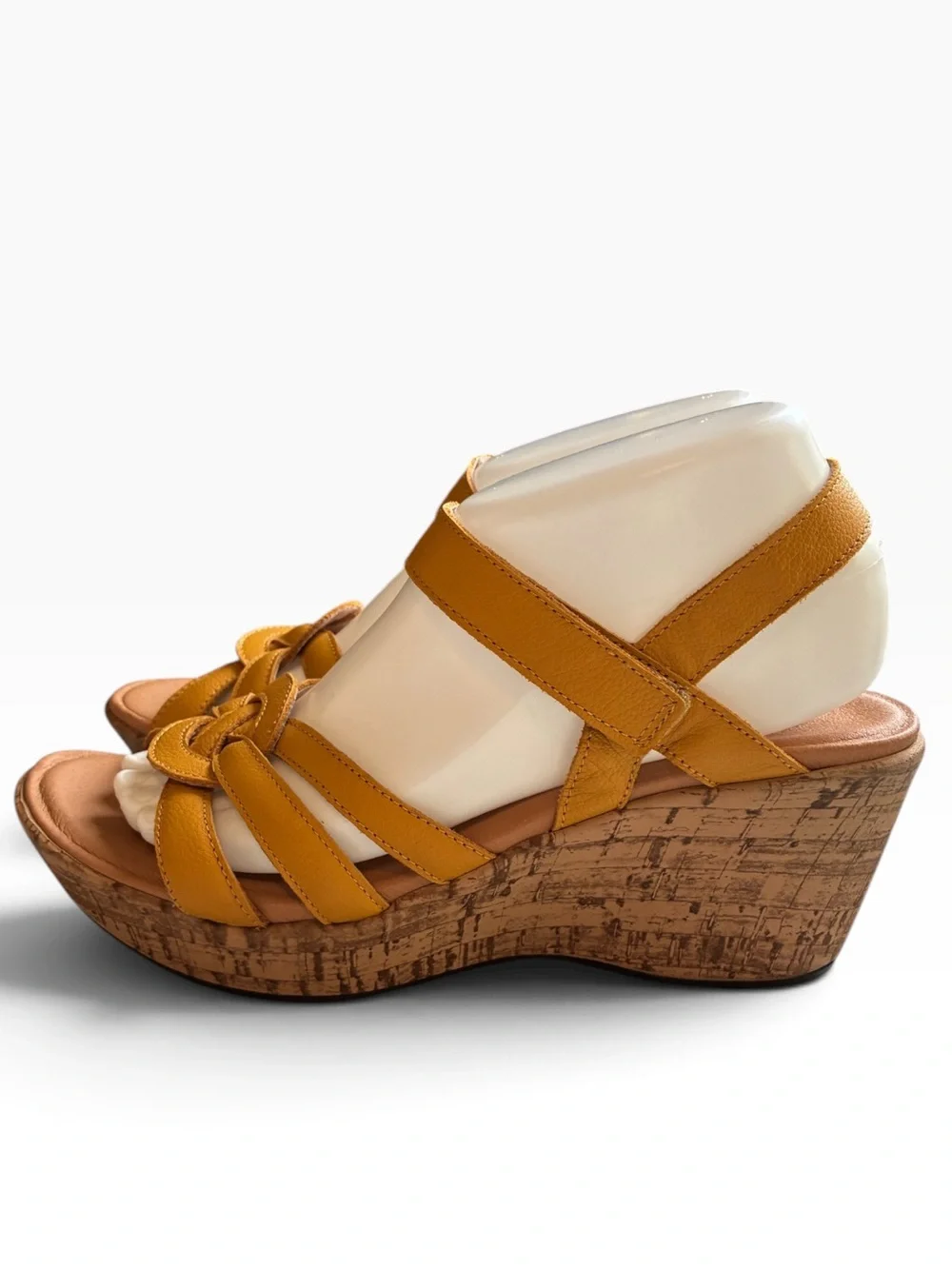 Naot Mustard Leather Cork Wedge Sandals Size 40 / US 9 Strappy Comfort
